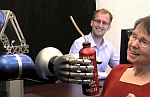 Thumbnail image for The BrainGate Project: Paralysed Woman Moves Robot Hand With Her Mind