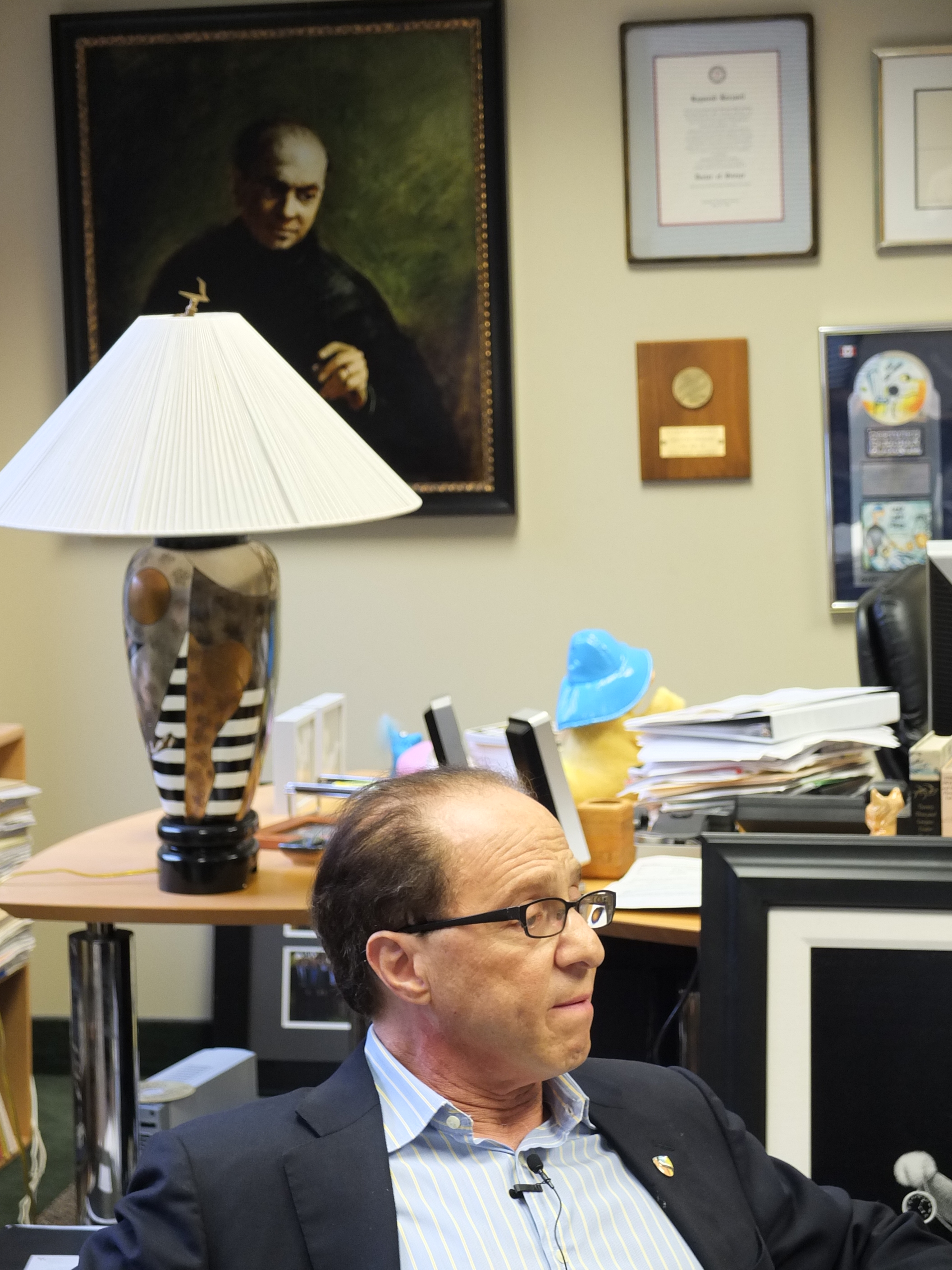 Ray Kurzweil with his father's portrait